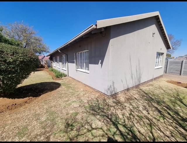 4 BEDROOM HOUSE FOR SALE IN VERWOERDPARK